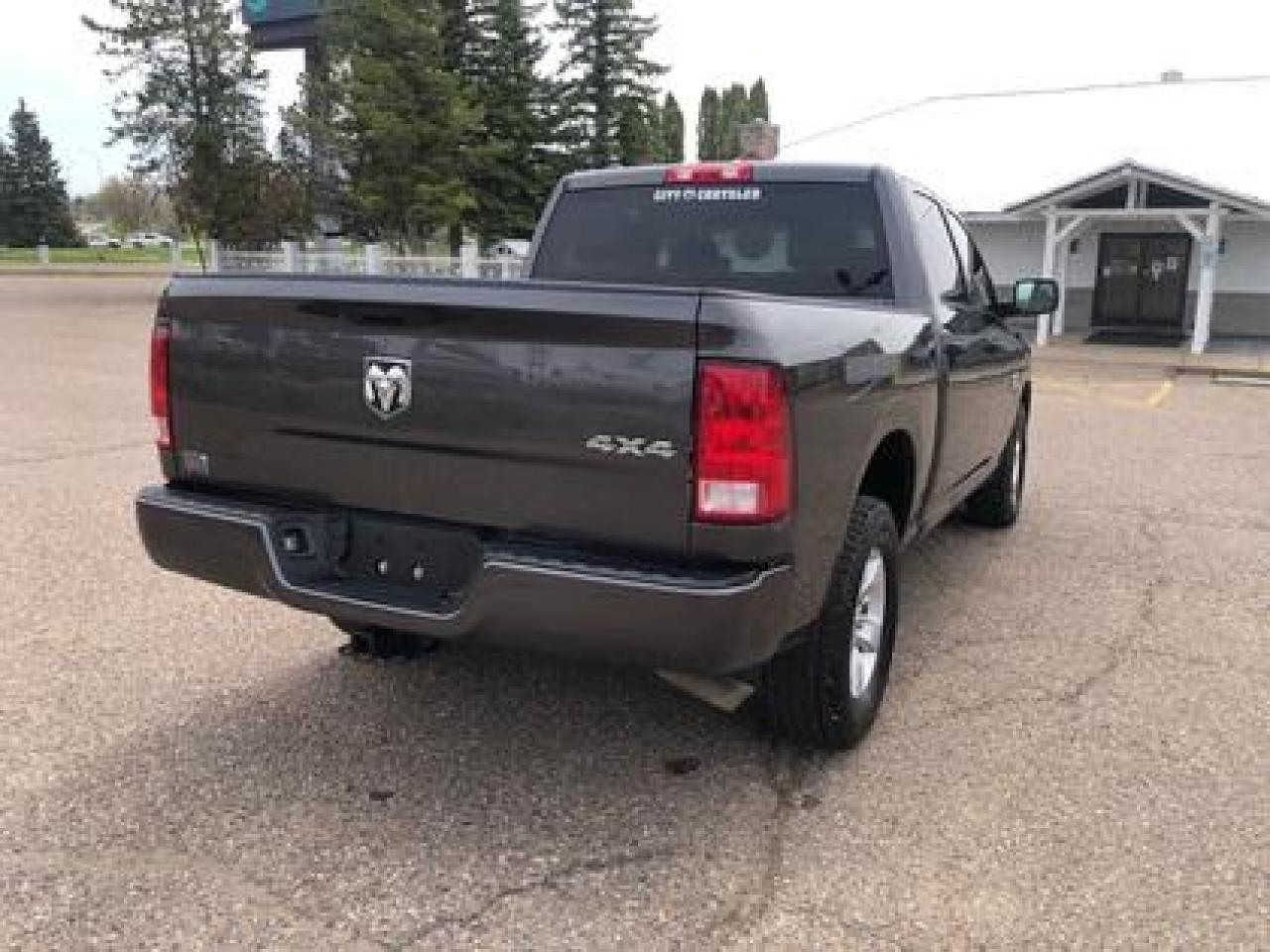 2019 RAM 1500 Classic REMOTE START, BLUE-TOOTH, CREW CAB #246 Photo2