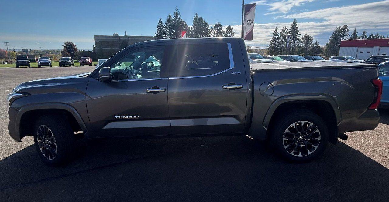 2022 Toyota Tundra Limited  Photo1