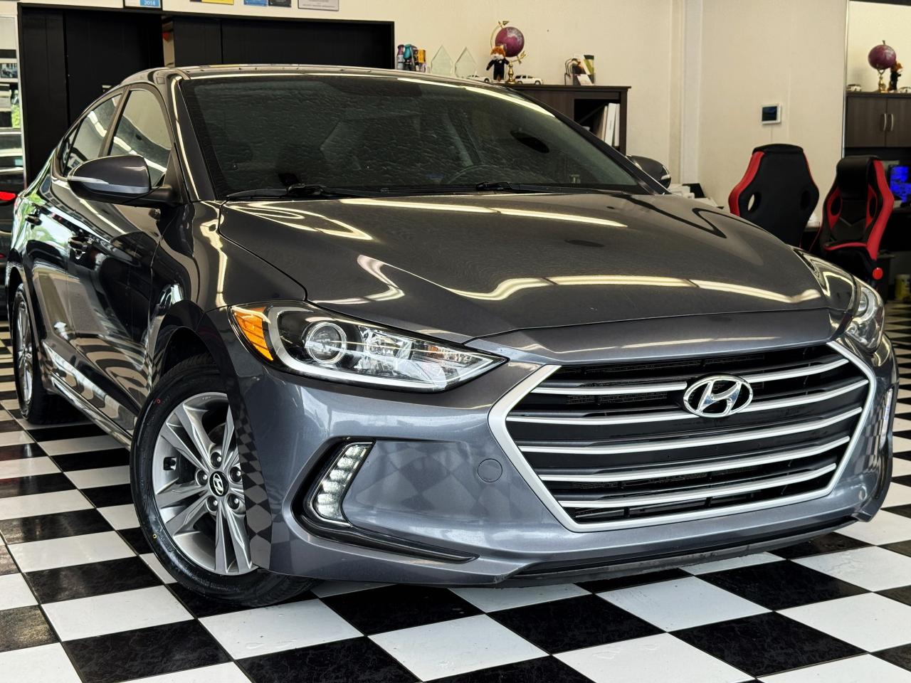 2017 Hyundai Elantra GL+APPLEPLAY+New Tires+HEATED SEATS+CLEAN CARFAX Photo73