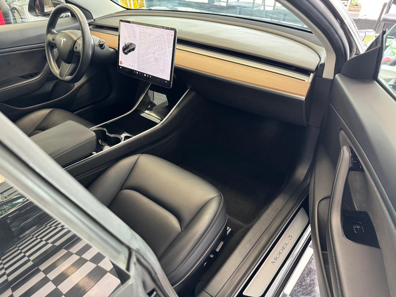 2018 Tesla Model 3 Mid Range+AutoPilot+GPS+Camera+Lane Keep Assist - Photo #19