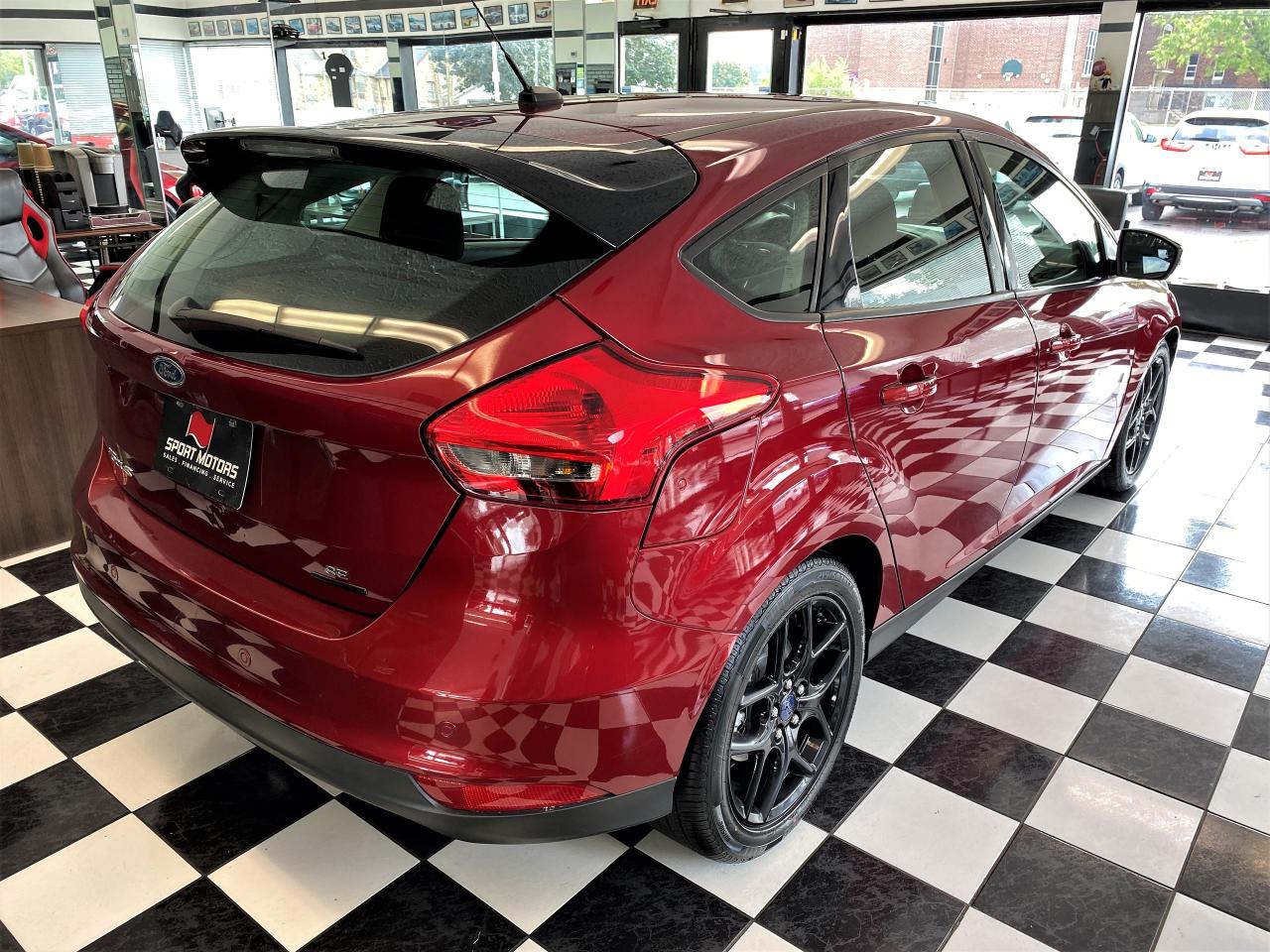 2016 Ford Focus SE Hatchback Heated Seats+Steering+Cam+CLEANCARFAX - Photo #3