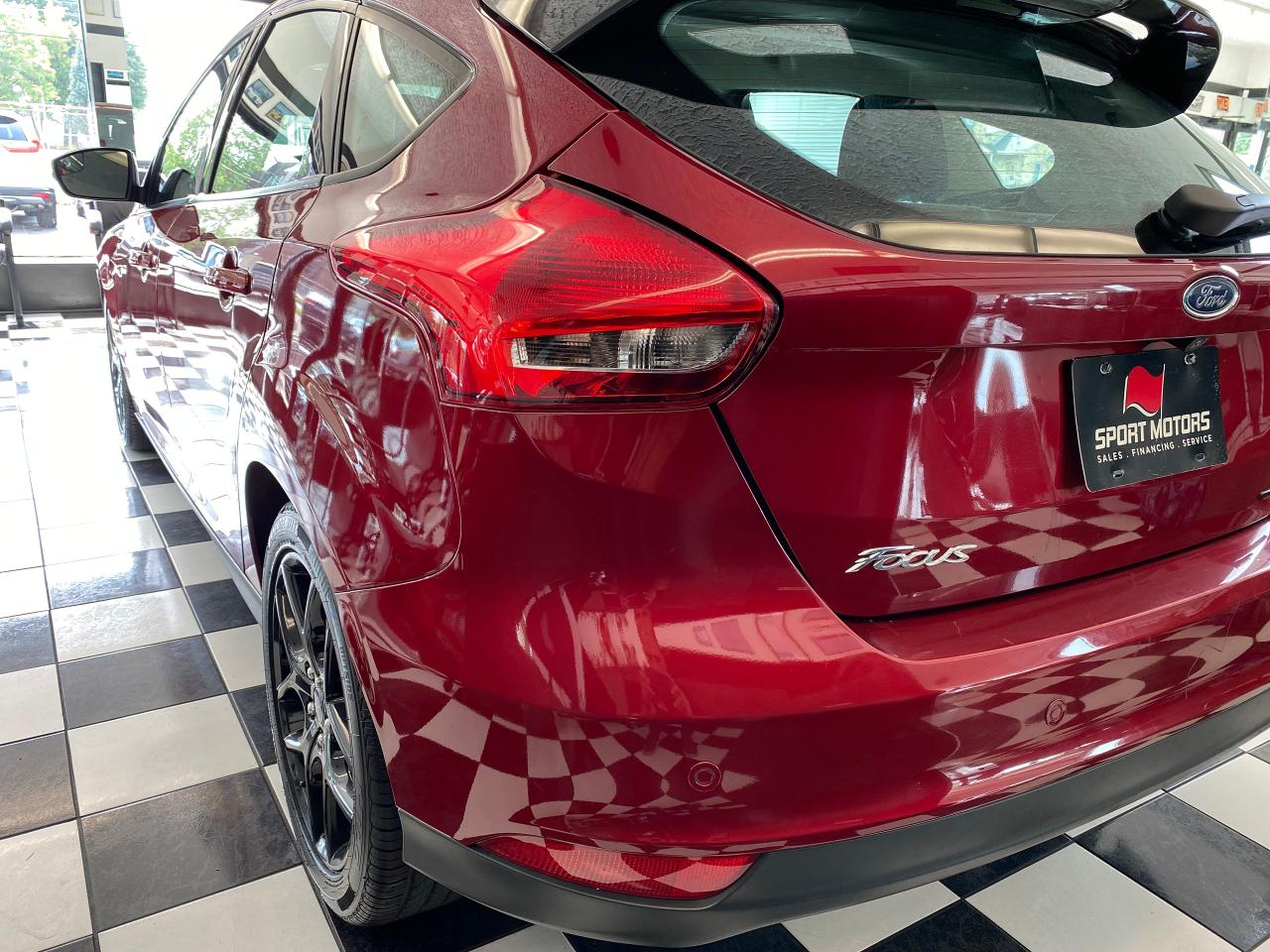 2016 Ford Focus SE Hatchback Heated Seats+Steering+Cam+CLEANCARFAX - Photo #33