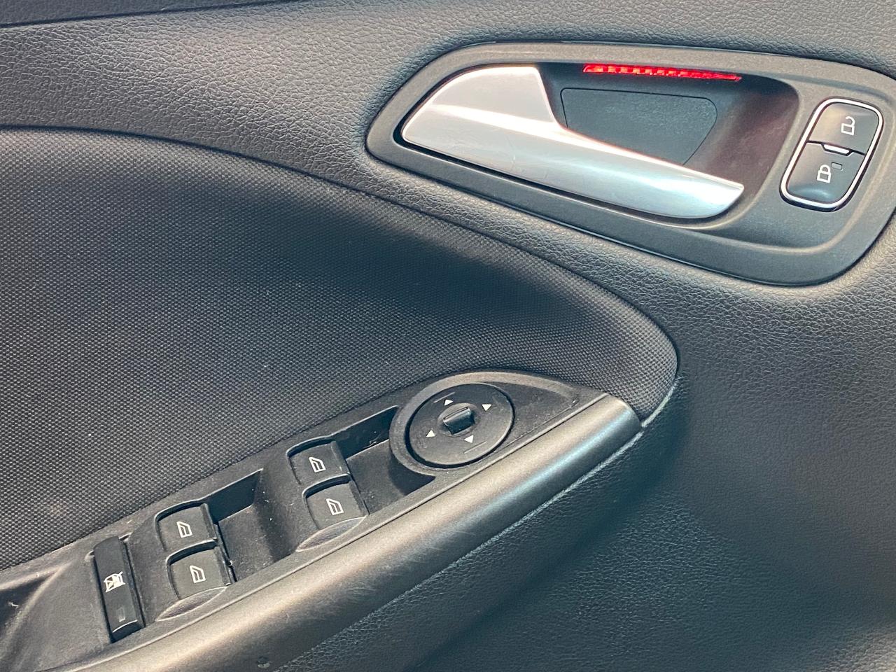 2016 Ford Focus SE Hatchback Heated Seats+Steering+Cam+CLEANCARFAX - Photo #42