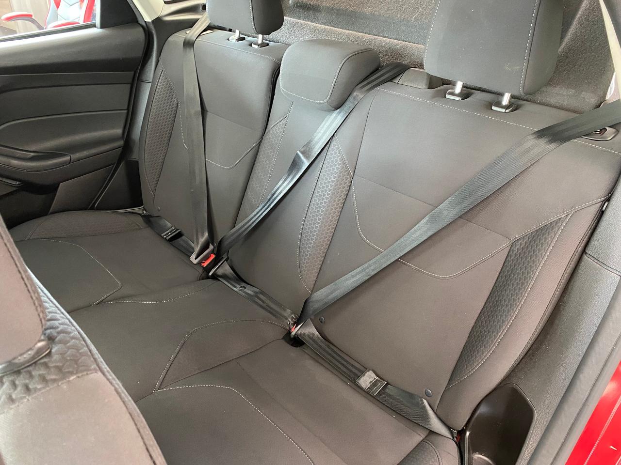 2016 Ford Focus SE Hatchback Heated Seats+Steering+Cam+CLEANCARFAX Photo74
