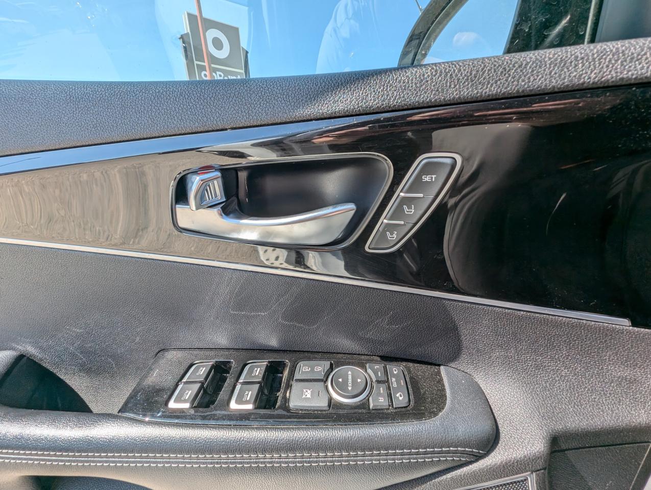 2016 Kia Sorento SX | Leather | Cooled Seats | Blind Spot Monitor - Photo #14