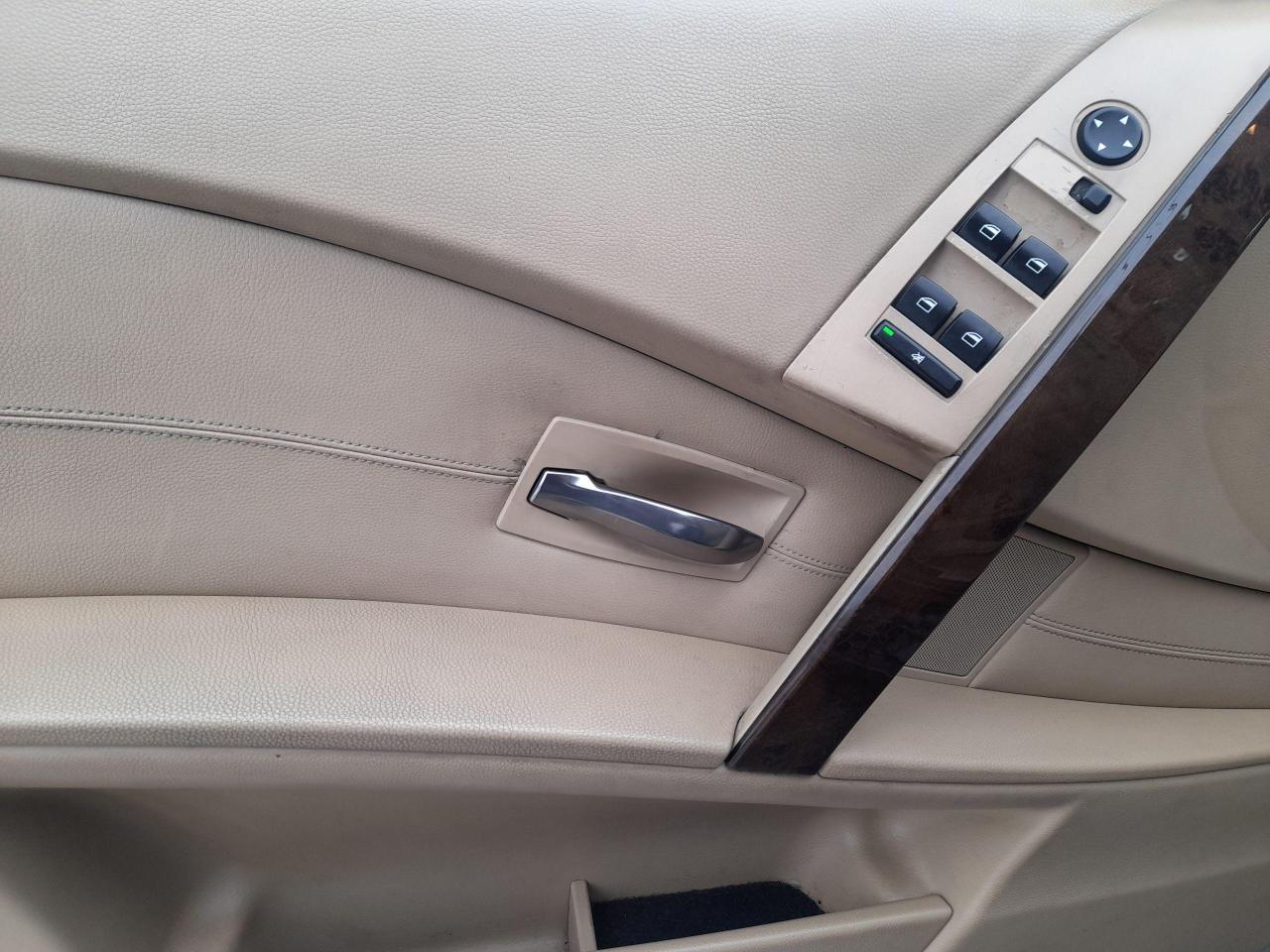 2006 BMW 5 Series 525XI-AWD-LEATHER-SUNROOF-ALLOYS-EXTRA CLEAN Photo3