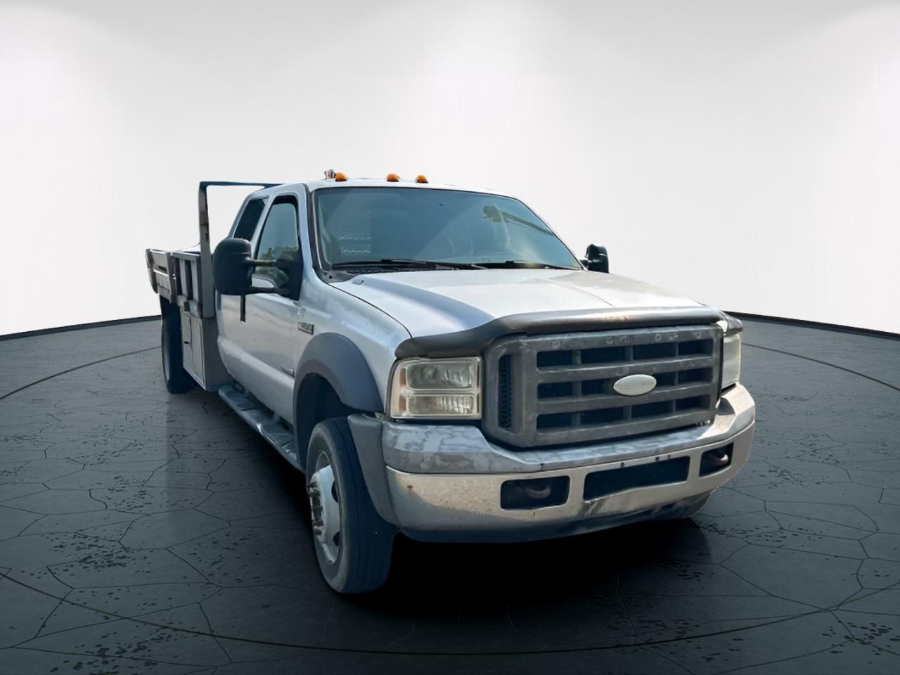 2005 Ford F-450 CREW CAB DIESEL  WITH DUMP BED Photo