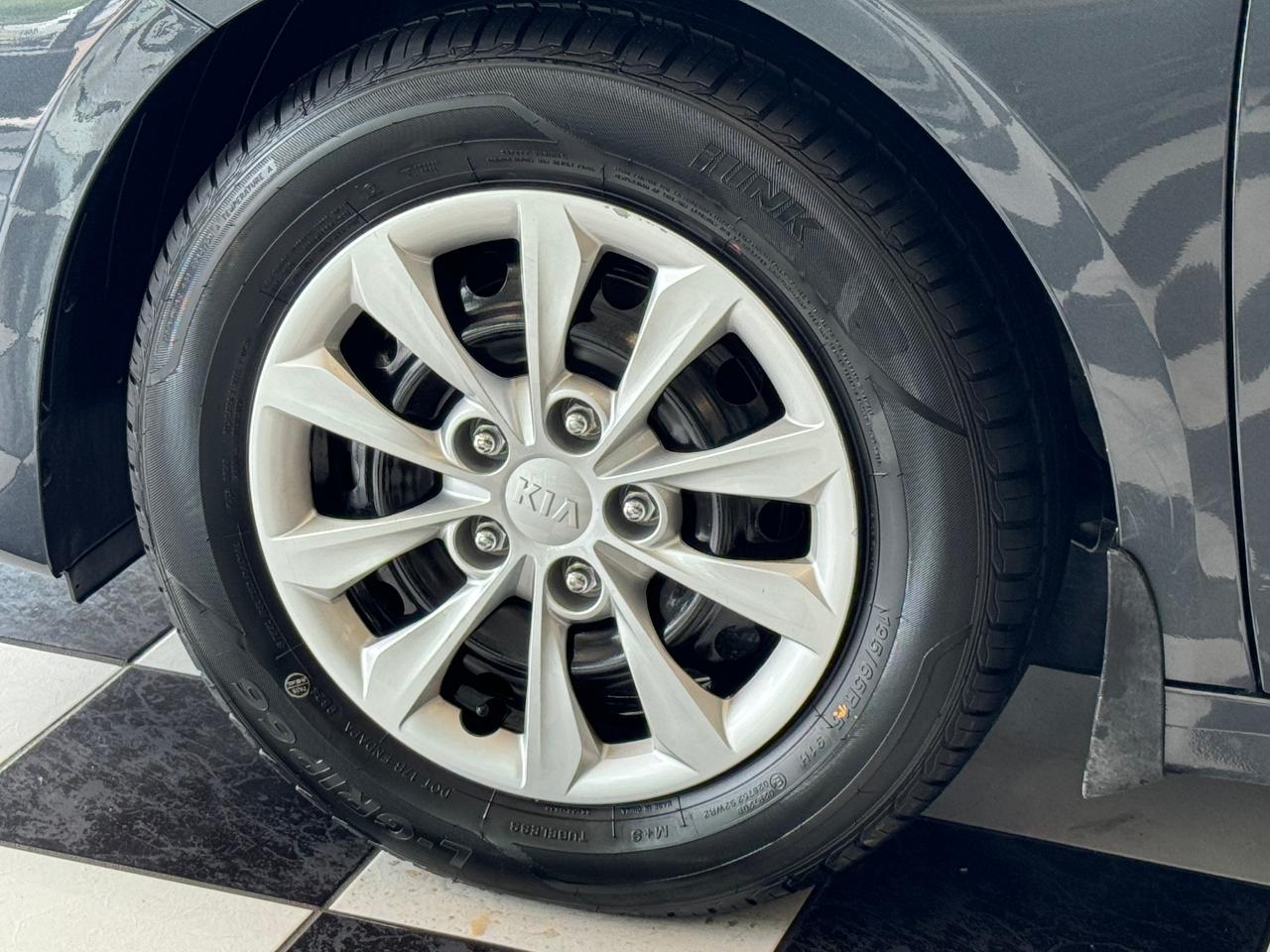 2019 Kia Forte LX+ApplePlay+Camera+New Tires+Heated Seats Photo114