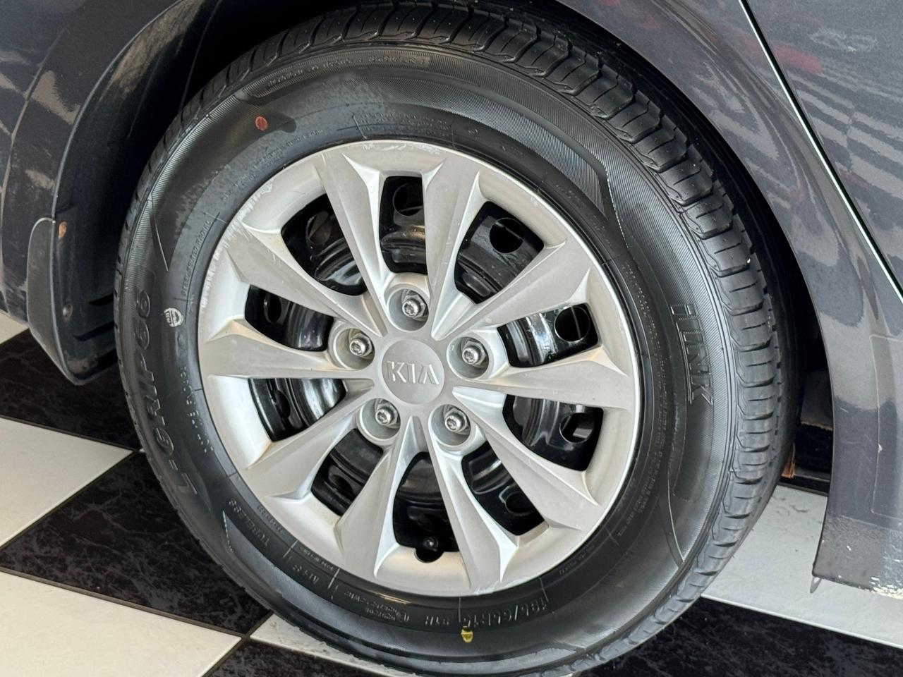 2019 Kia Forte LX+ApplePlay+Camera+New Tires+Heated Seats Photo116