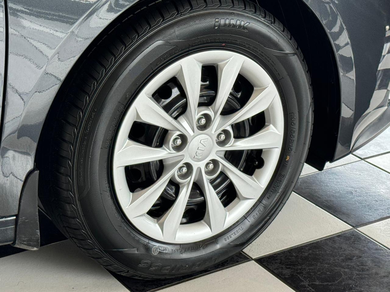 2019 Kia Forte LX+ApplePlay+Camera+New Tires+Heated Seats Photo117
