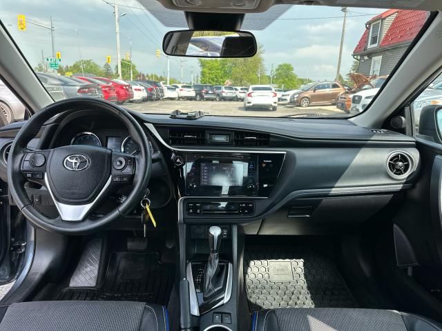 2017 Toyota Corolla SE Photo9