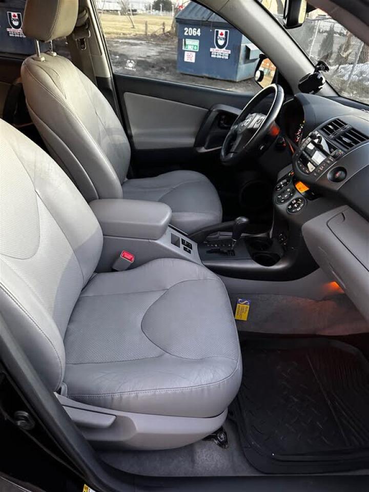 2011 Toyota RAV4 Limited 4WD - Photo #9