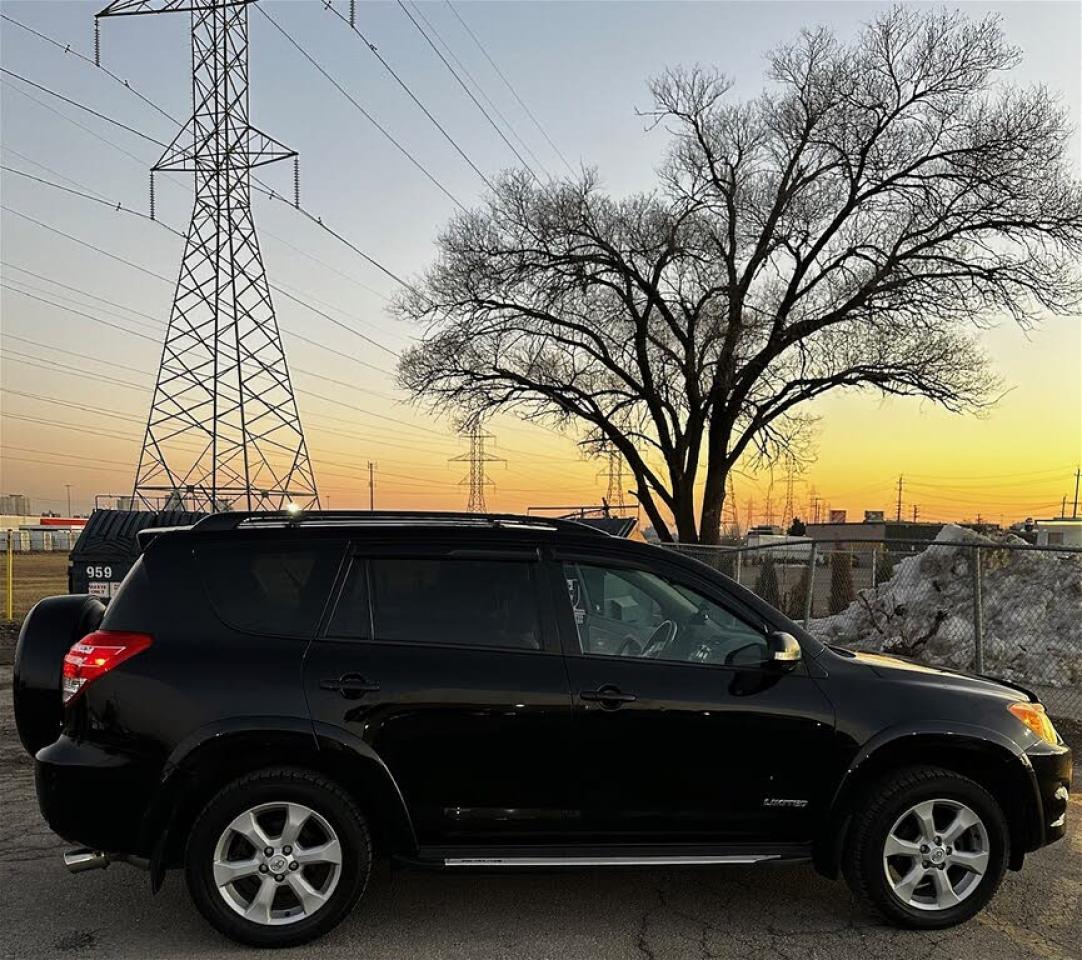 2011 Toyota RAV4 Limited 4WD Photo2