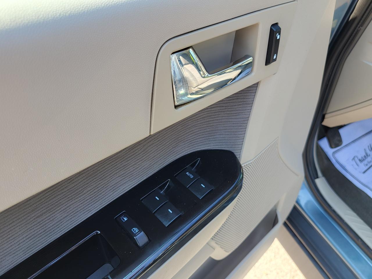 2010 Mazda Tribute GS Photo