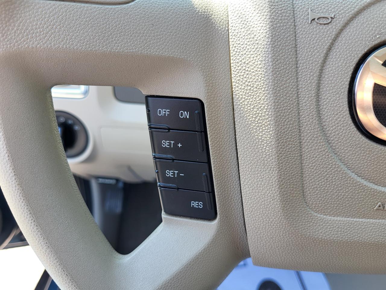 2010 Mazda Tribute GS Photo