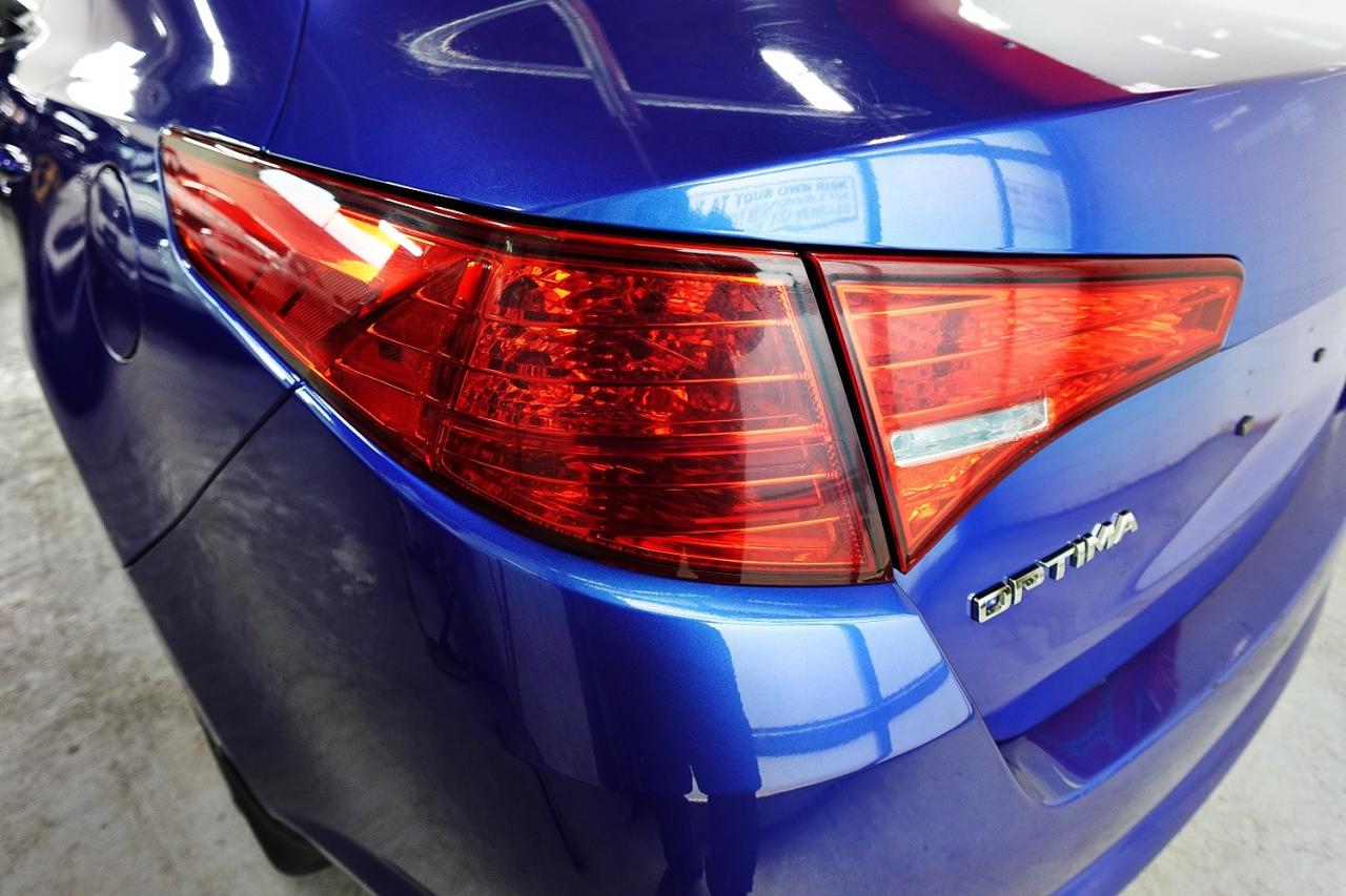 2011 Kia Optima PANO ROOF,ONE OWNER,NO ACCIDENT - Photo #9