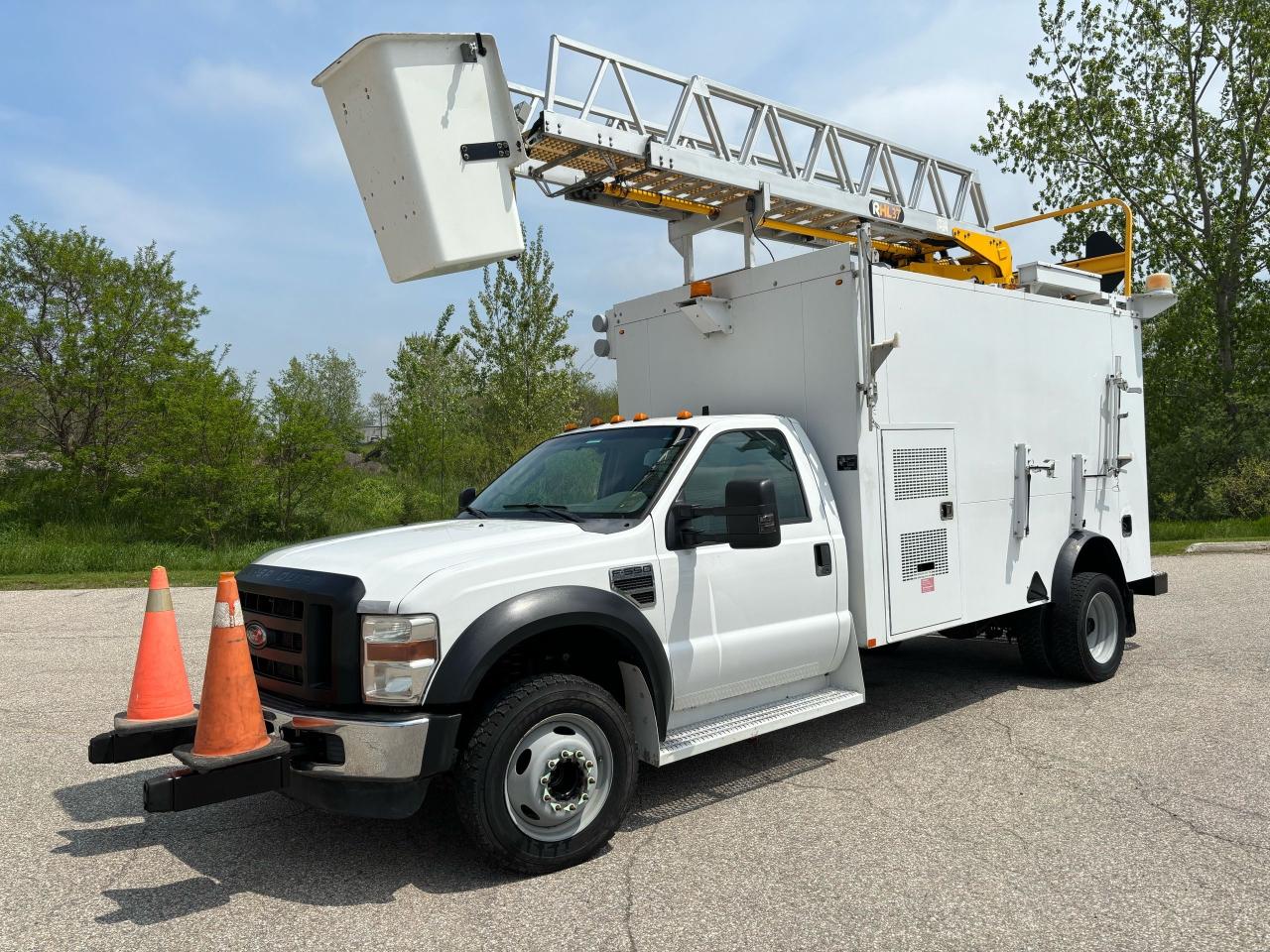 Used 2010 Ford E450 bucket for sale in Brantford, ON