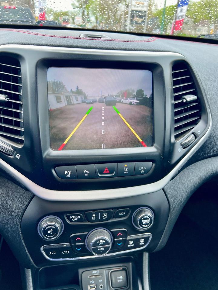 2015 Jeep Cherokee Trailhawk - Photo #17