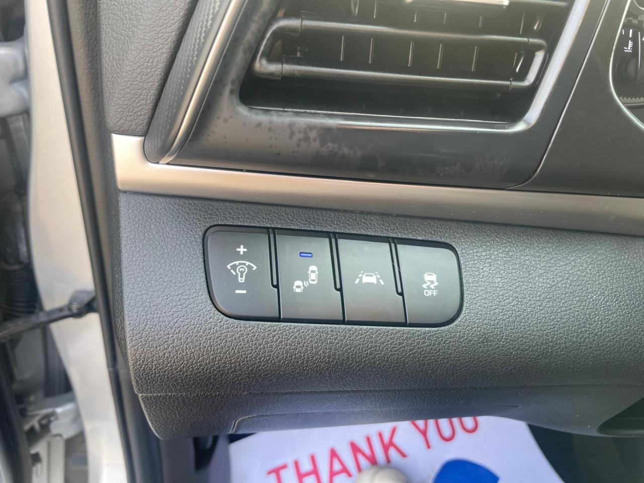 2020 Hyundai Elantra AUTO LOW KM NO ACCIDENT BLIND SPOT LANE KEEP B-T - Photo #19
