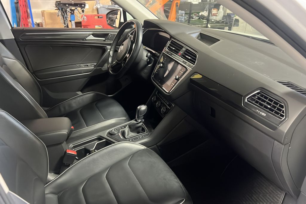 Used 2018 Volkswagen Tiguan HIGHLINE AWD LEATHER PAN/ROOF NAVI BACKUP CAMERA for Sale in North York, Ontario