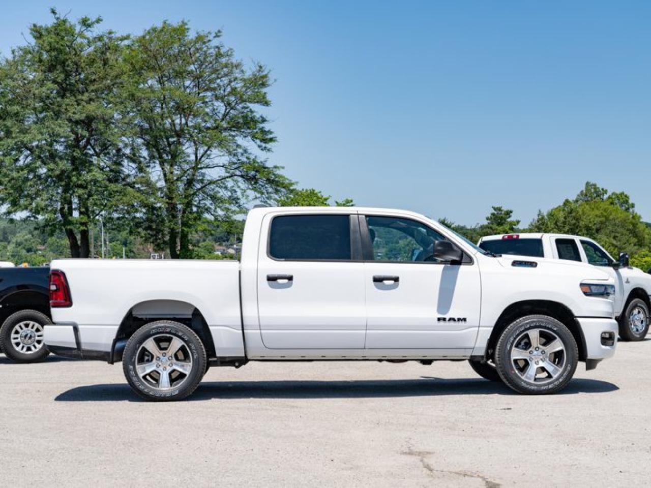 2025 RAM 1500 TRADESMAN Photo