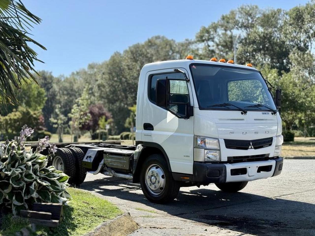 Used 2015 Mitsubishi FUSO FE Cab And Chassis  3 seater Diesel for sale in Burnaby, BC