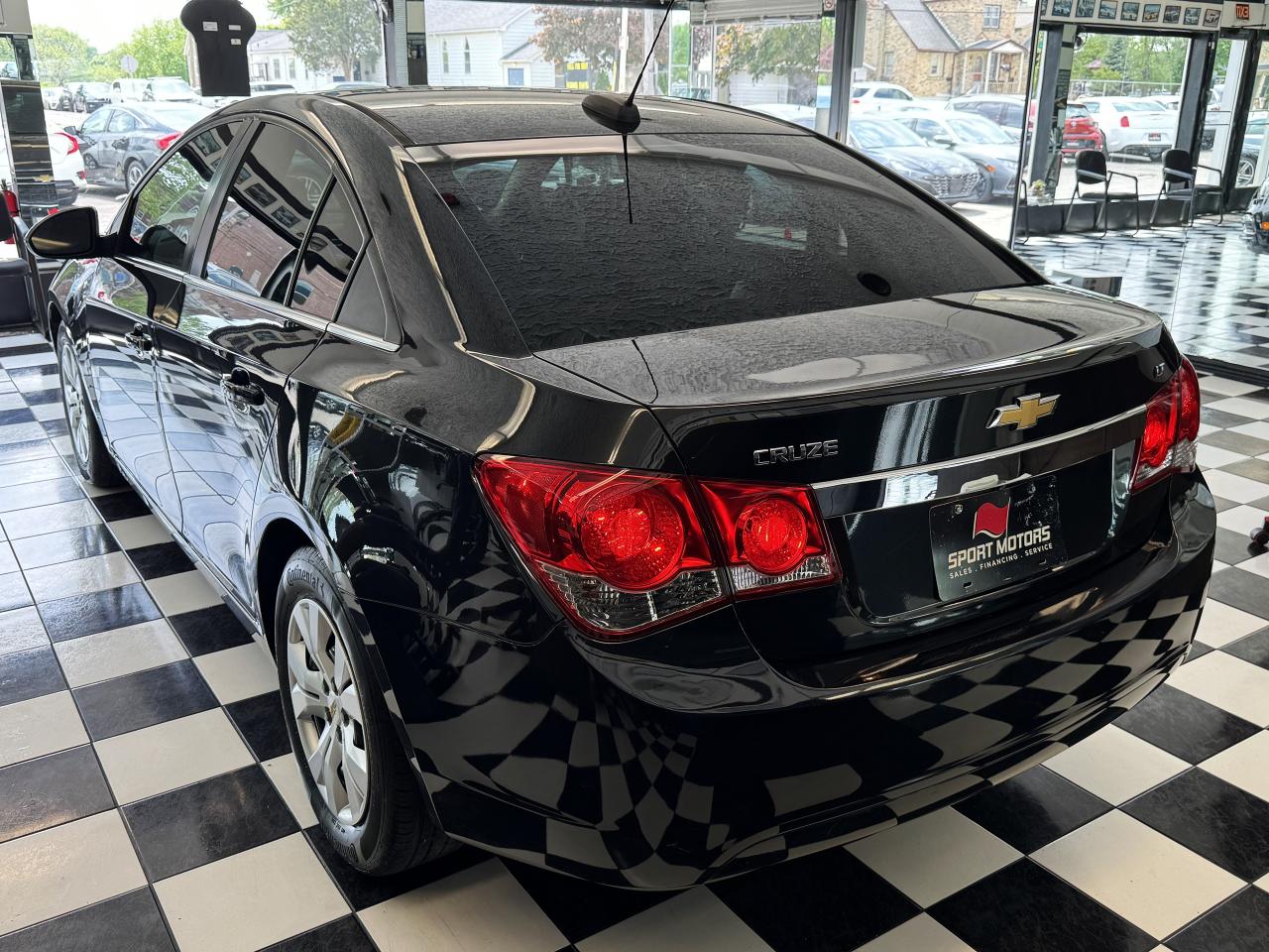 2016 Chevrolet Cruze LIMITED LT+Camera+Remote Start+CLEAN CARFAX - Photo #2