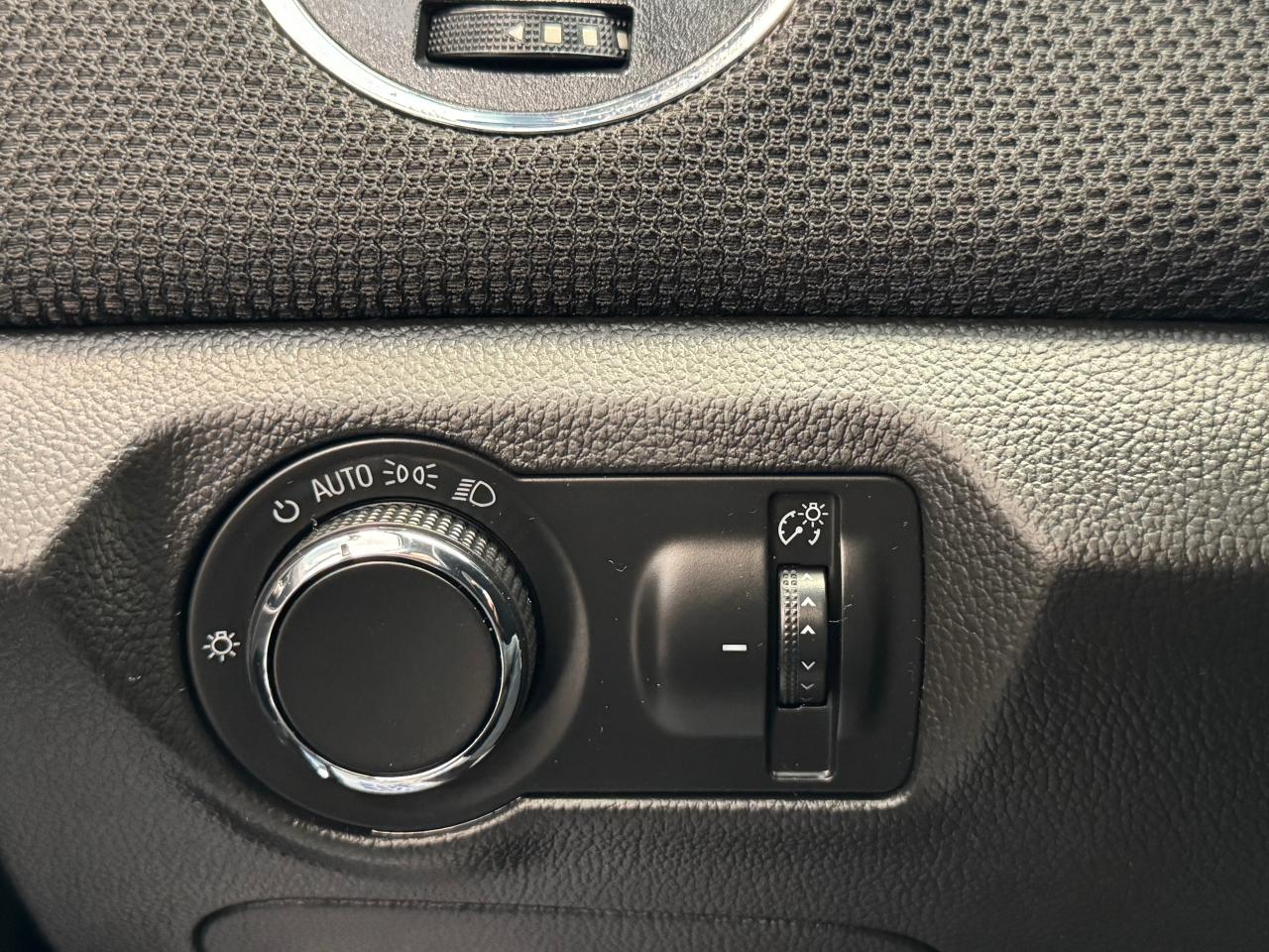 2016 Chevrolet Cruze LIMITED LT+Camera+Remote Start+CLEAN CARFAX - Photo #44