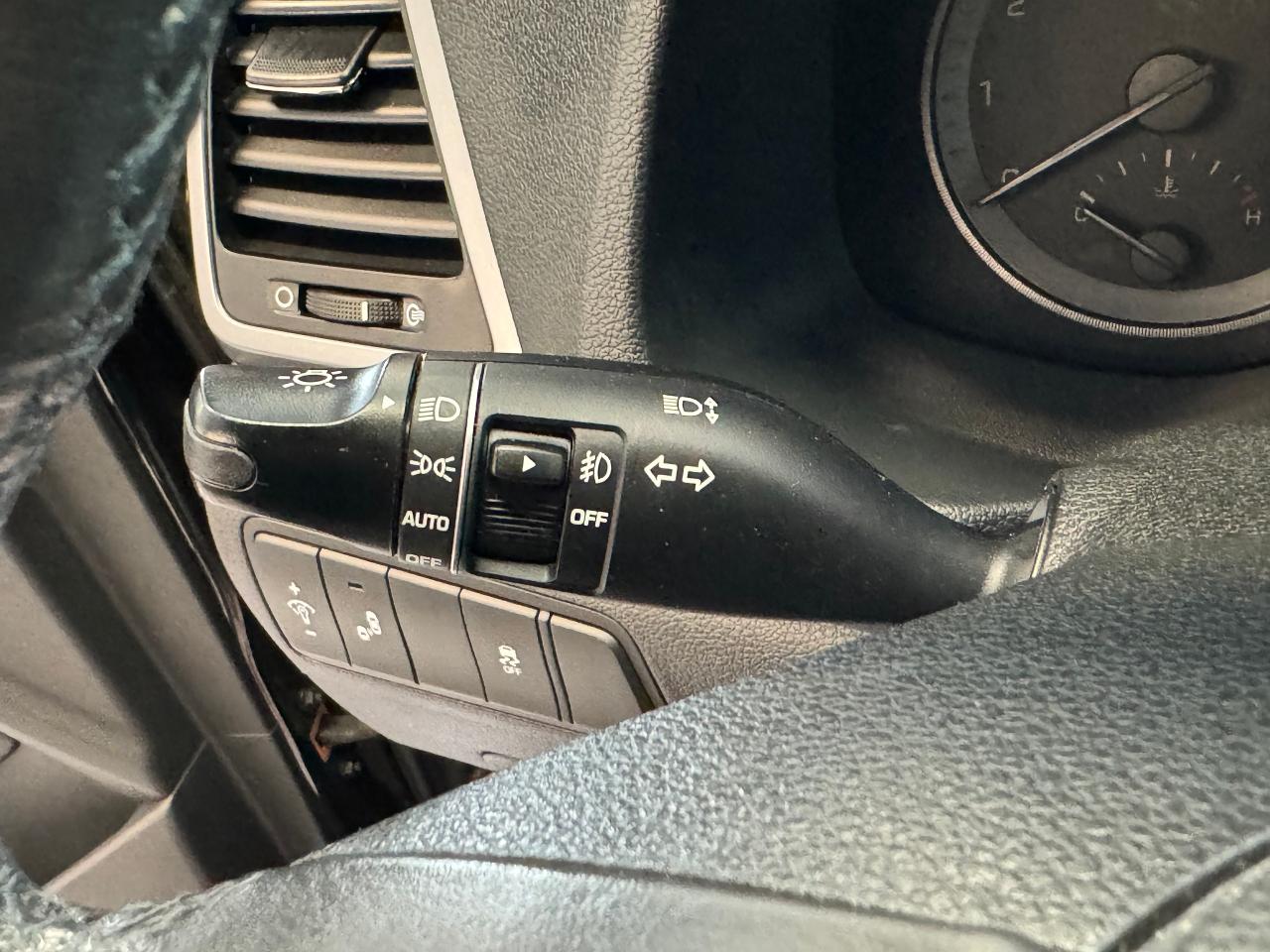 2018 Hyundai Tucson Premium GLS AWD+ApplePlay+New Tires+ACCIDENT FREE - Photo #44