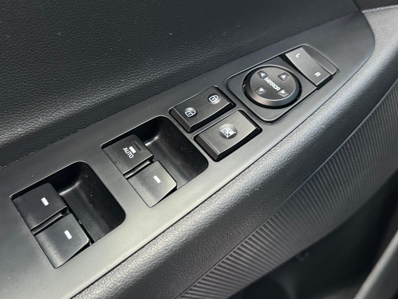 2018 Hyundai Tucson Premium GLS AWD+ApplePlay+New Tires+ACCIDENT FREE - Photo #46