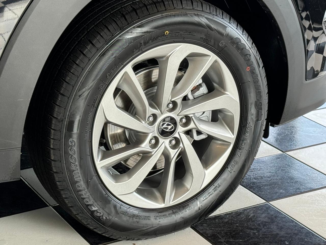 2018 Hyundai Tucson Premium GLS AWD+ApplePlay+New Tires+ACCIDENT FREE Photo113