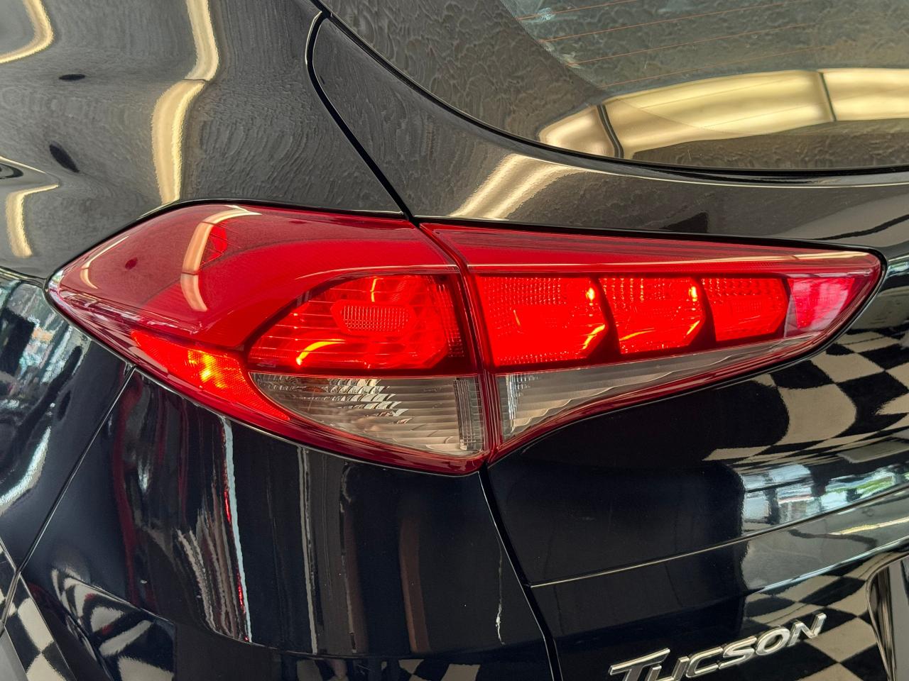 2018 Hyundai Tucson Premium GLS AWD+ApplePlay+New Tires+ACCIDENT FREE - Photo #56