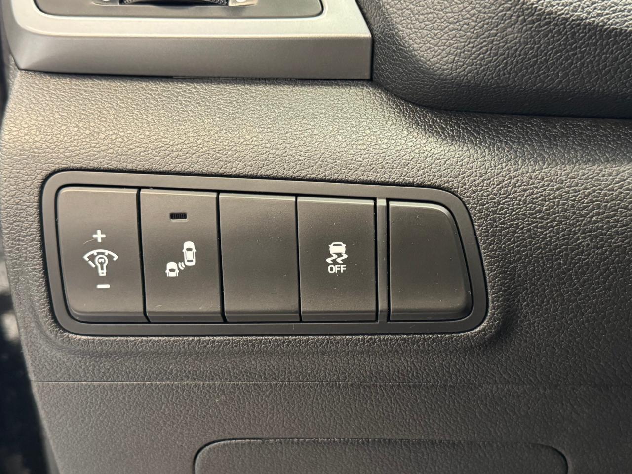2018 Hyundai Tucson Premium GLS AWD+ApplePlay+New Tires+ACCIDENT FREE - Photo #45