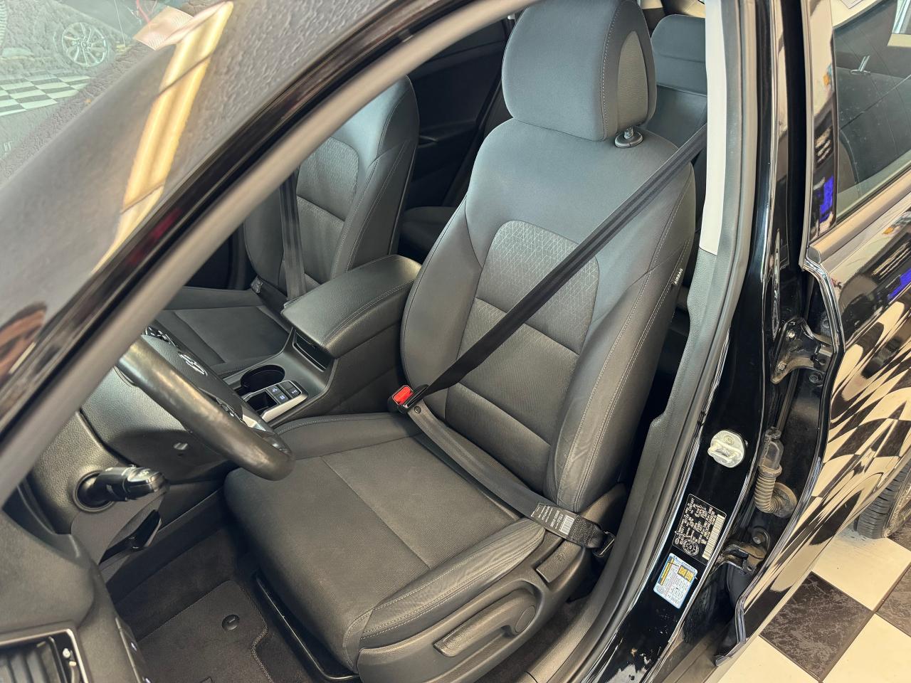 2018 Hyundai Tucson Premium GLS AWD+ApplePlay+New Tires+ACCIDENT FREE Photo81