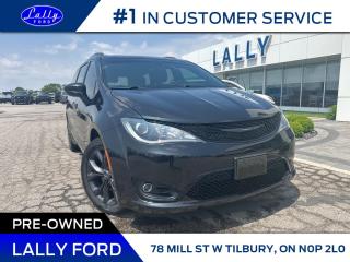 Used 2019 Chrysler Pacifica Touring-L, Leather, Low Km’s, Rear DVD! for sale in Tilbury, ON