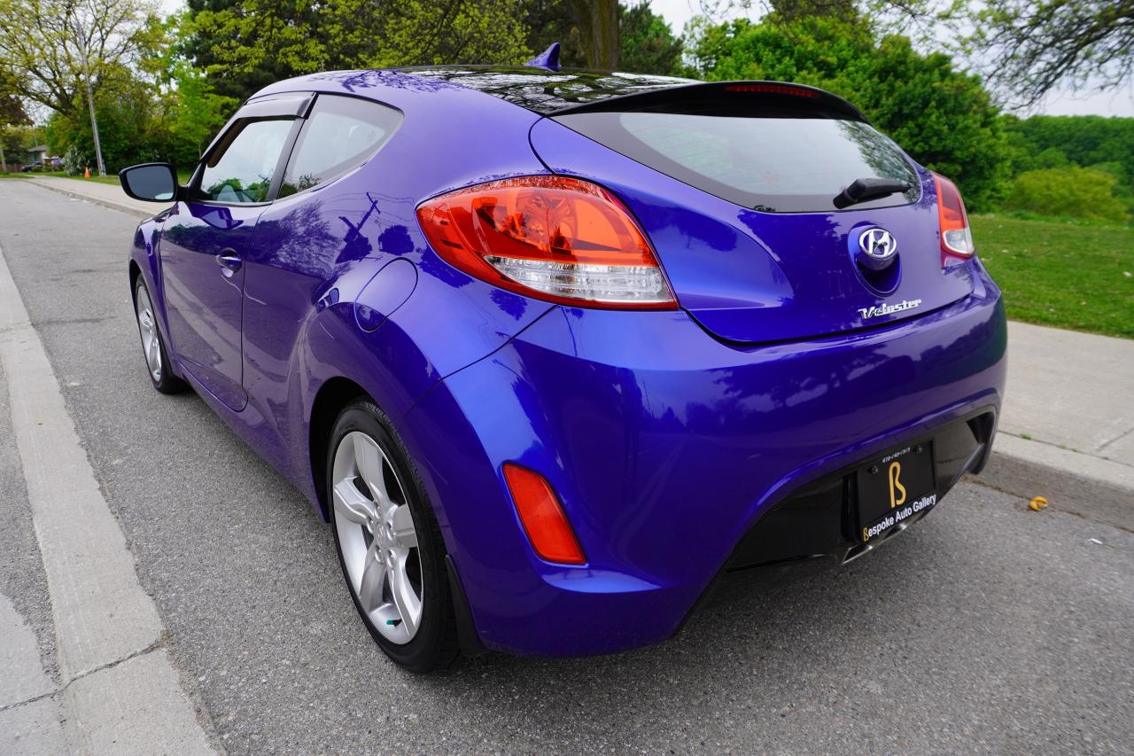 2012 Hyundai Veloster 1 OWNER / NO ACCIDENTS / ULTRA LOW KM'S / STUNNING Photo2