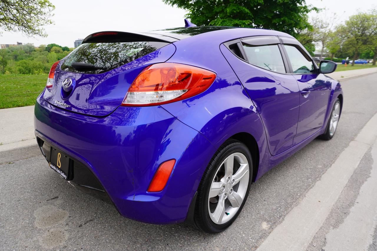 2012 Hyundai Veloster 1 OWNER / NO ACCIDENTS / ULTRA LOW KM'S / STUNNING Photo3