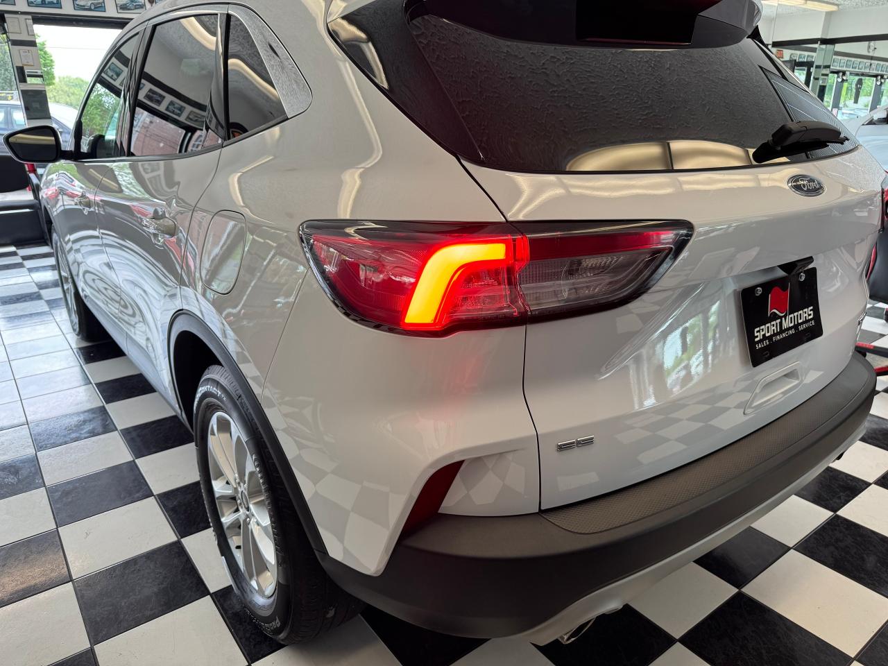 2021 Ford Escape SE AWD+LaneKeep+Pre Collision Assist+CLEAN CARFAX Photo104