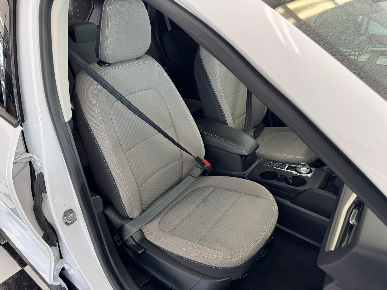 2021 Ford Escape SE AWD+LaneKeep+Pre Collision Assist+CLEAN CARFAX Photo88