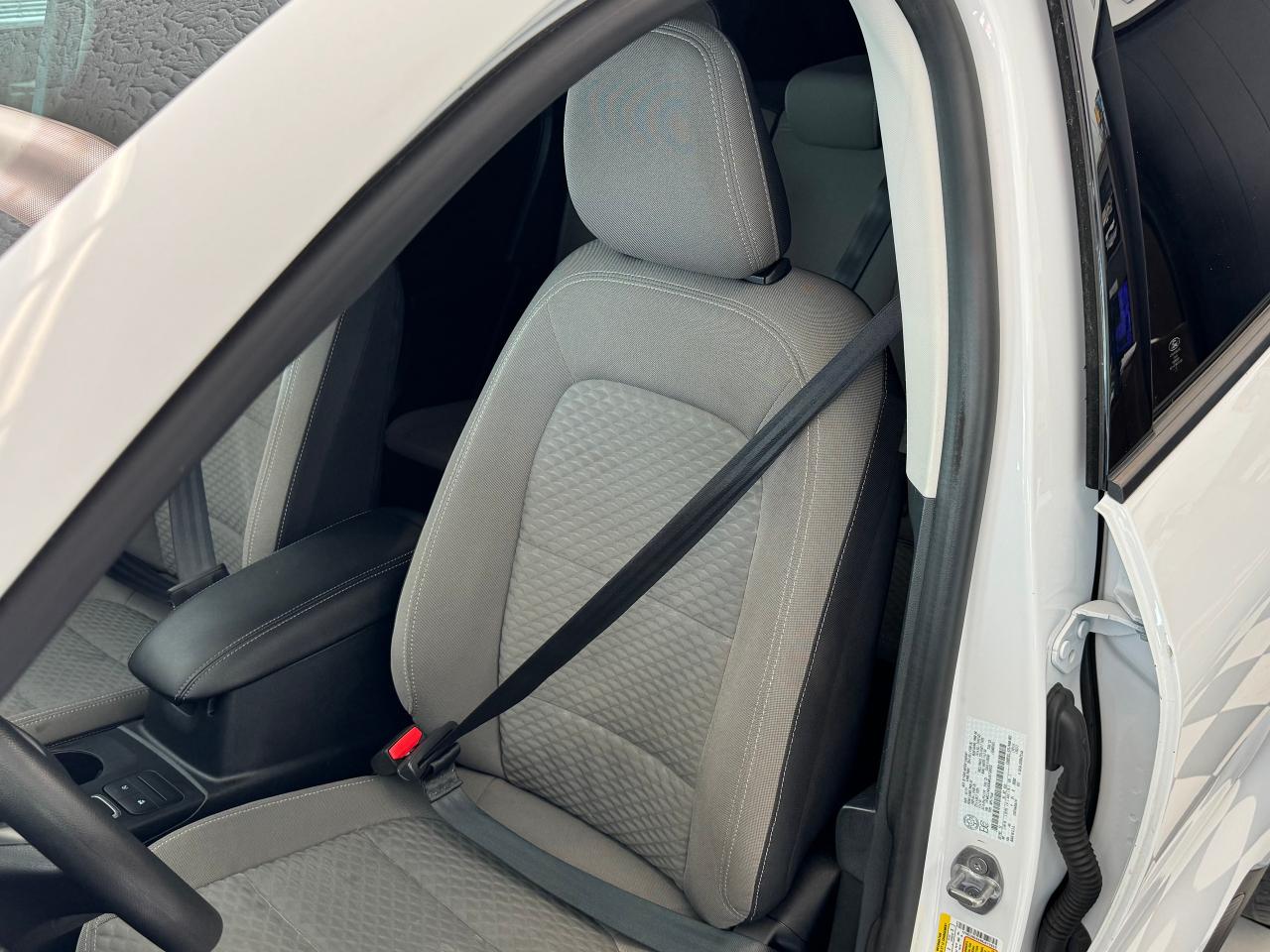 2021 Ford Escape SE AWD+LaneKeep+Pre Collision Assist+CLEAN CARFAX - Photo #21