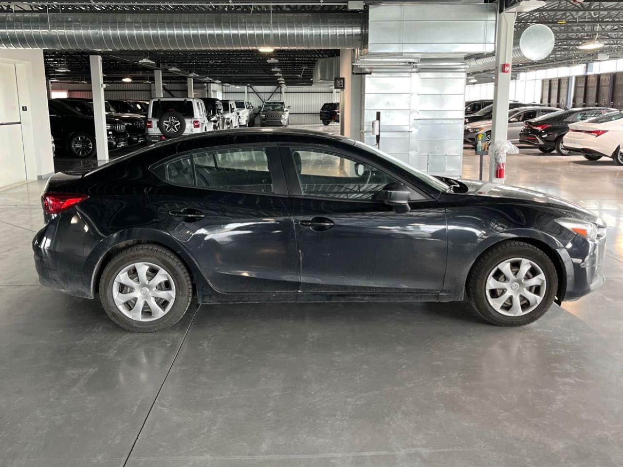 2018 Mazda MAZDA3 GX Photo2