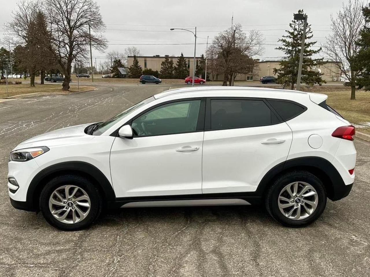 2017 Hyundai Tucson Premium 2.0L - Safetied - Photo #2