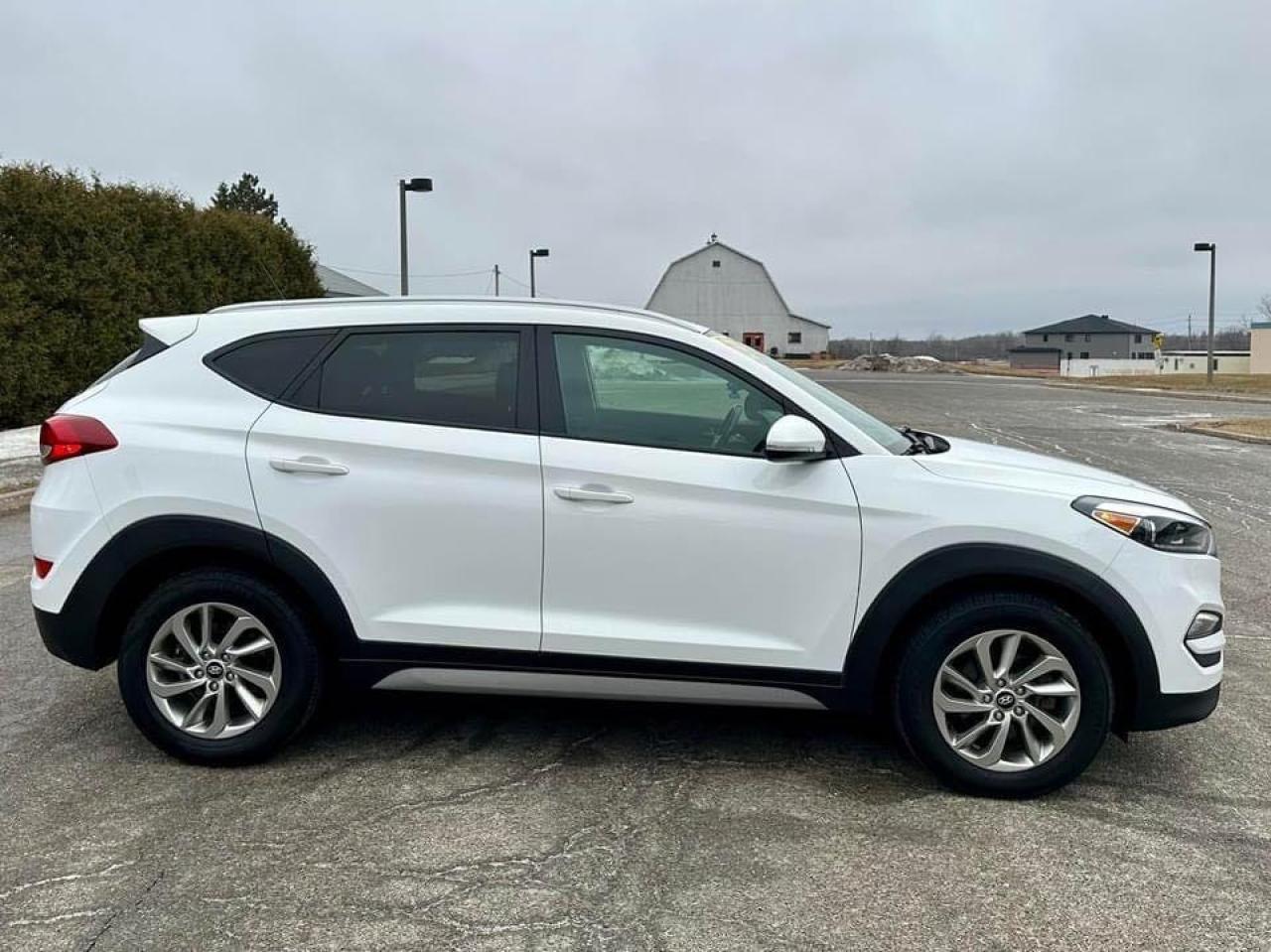 2017 Hyundai Tucson Premium 2.0L - Safetied - Photo #7