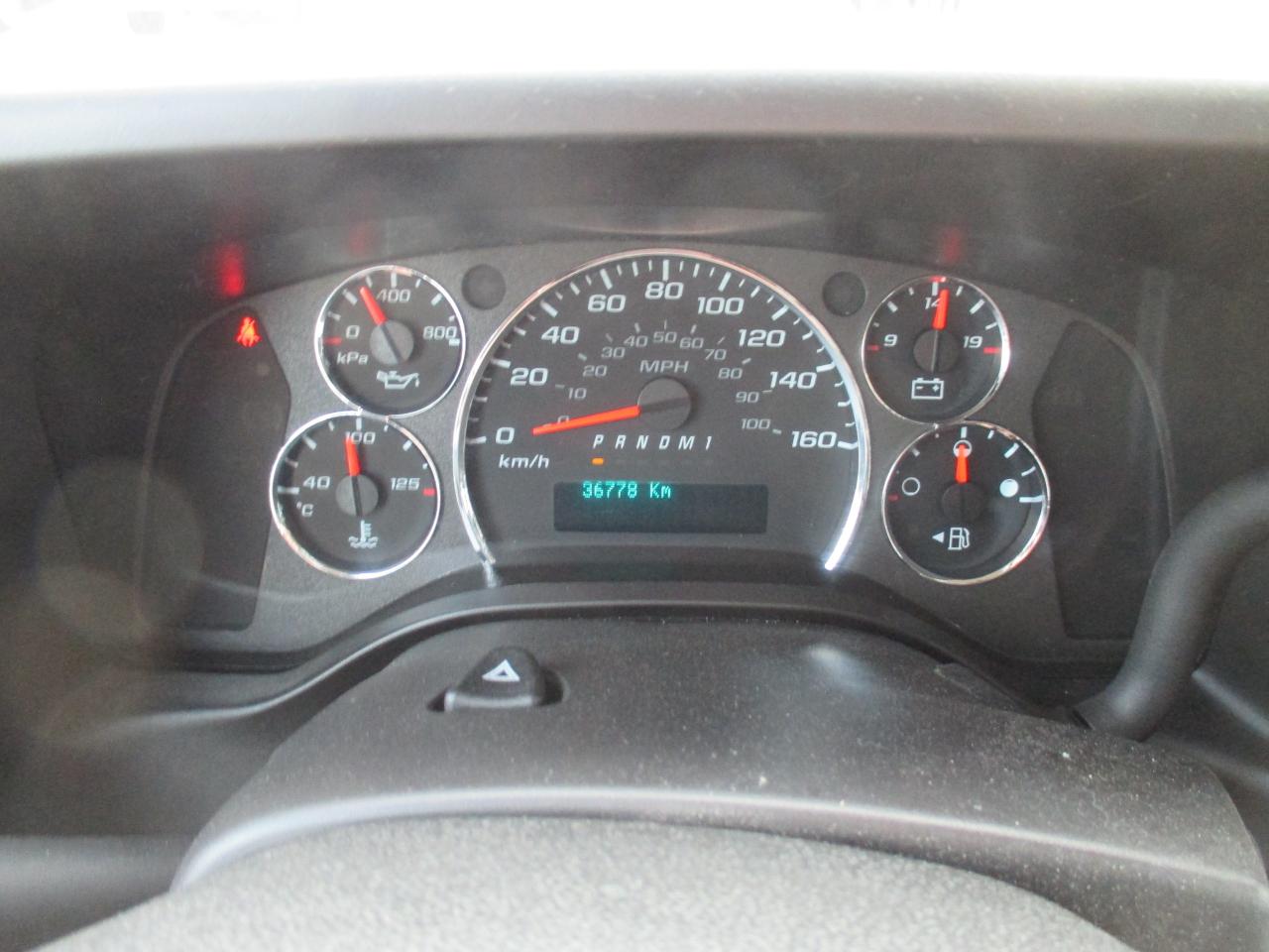 2022 GMC Savana Cargo Van RWD 2500 135" - Photo #10
