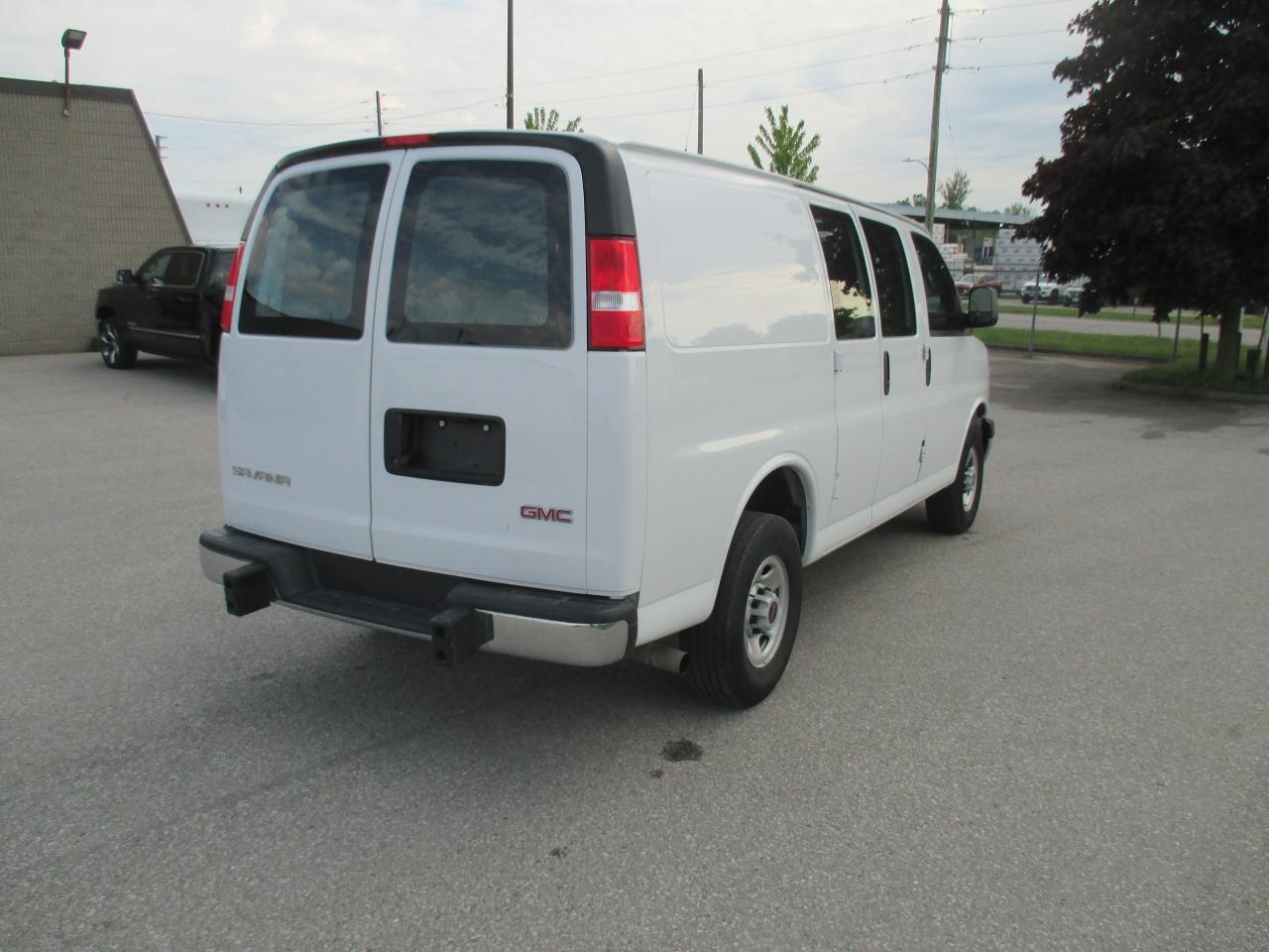 2022 GMC Savana Cargo Van RWD 2500 135" - Photo #5