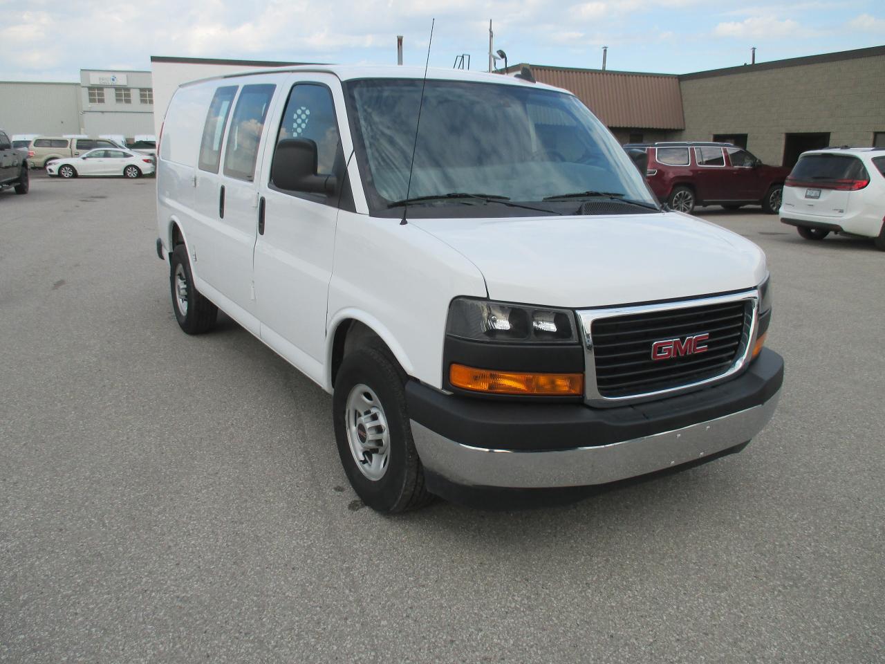 2022 GMC Savana Cargo Van RWD 2500 135" - Photo #3