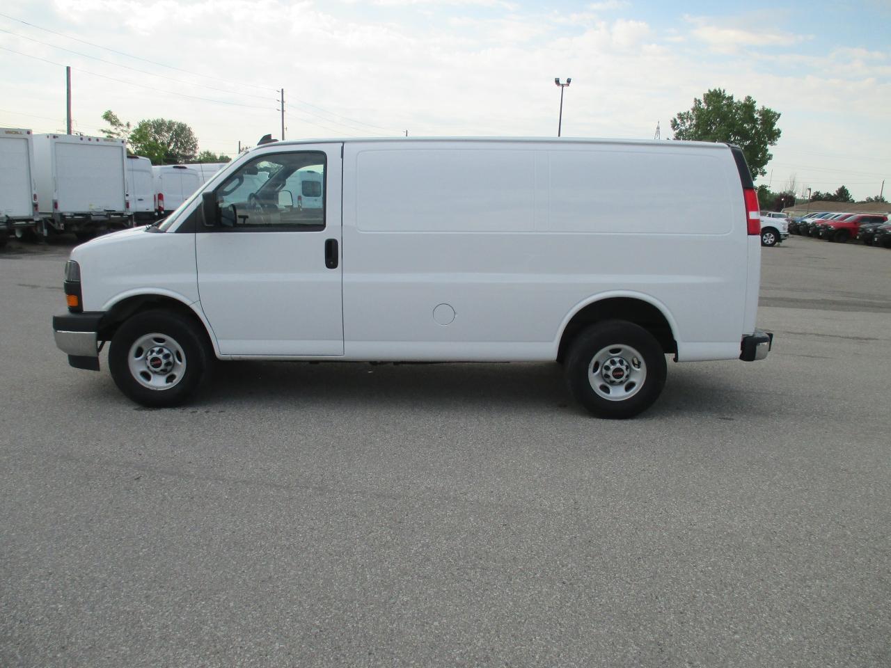 2022 GMC Savana Cargo Van RWD 2500 135"