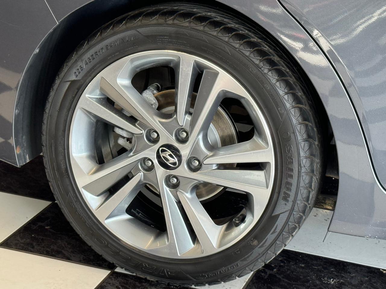 2017 Hyundai Elantra GLS+New Tires+Roof+ApplePlay+Camera+CLEAN CARFAX Photo122