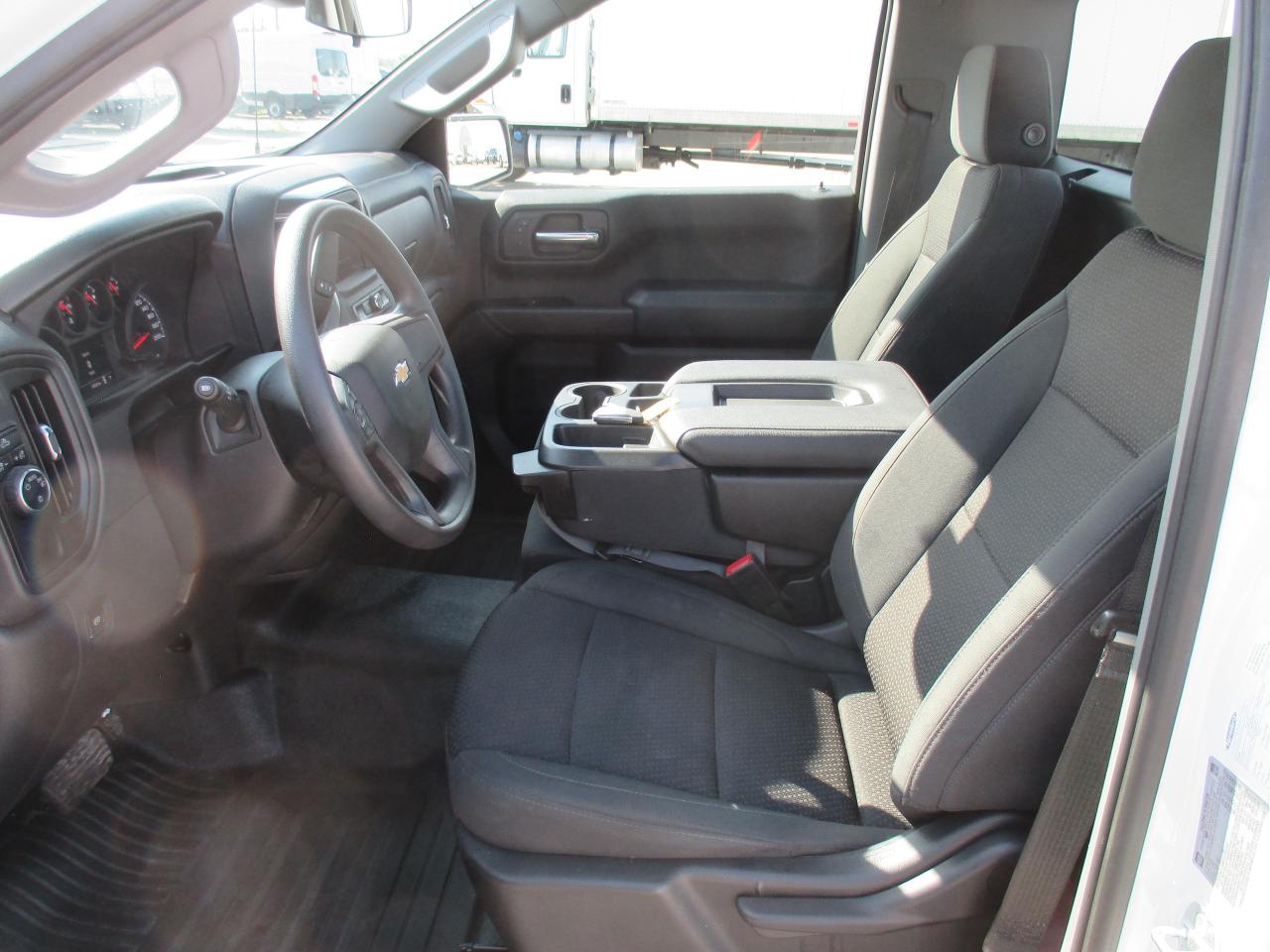 2023 Chevrolet Silverado 1500 2WD Reg Cab 140" Work Truck LONG BOX - Photo #10
