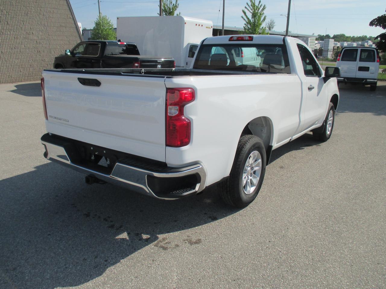 2023 Chevrolet Silverado 1500 2WD Reg Cab 140" Work Truck LONG BOX - Photo #5